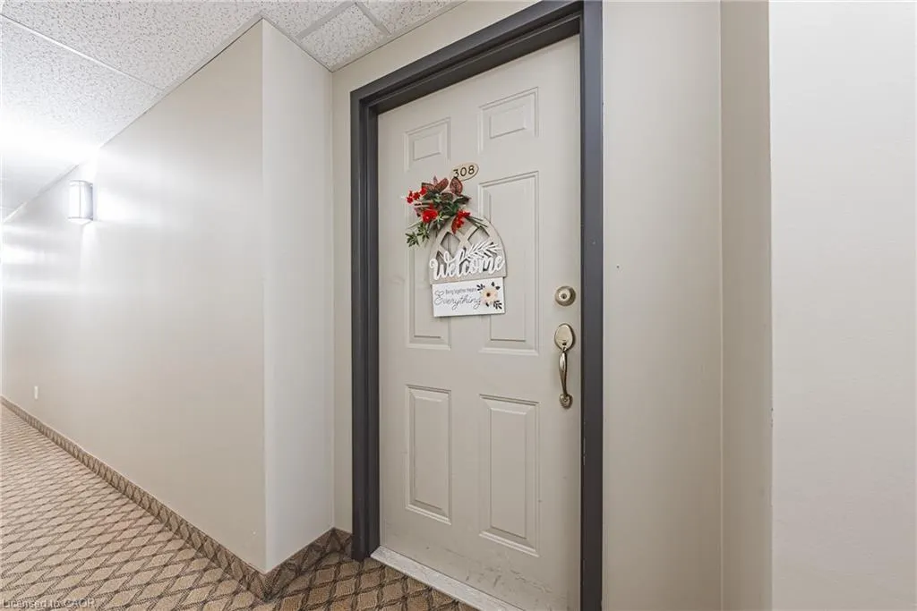 990 Golf Links Road, #308