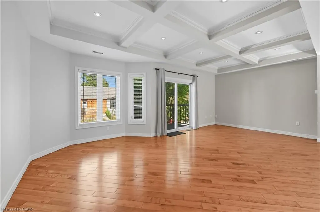 88 Wood Street E