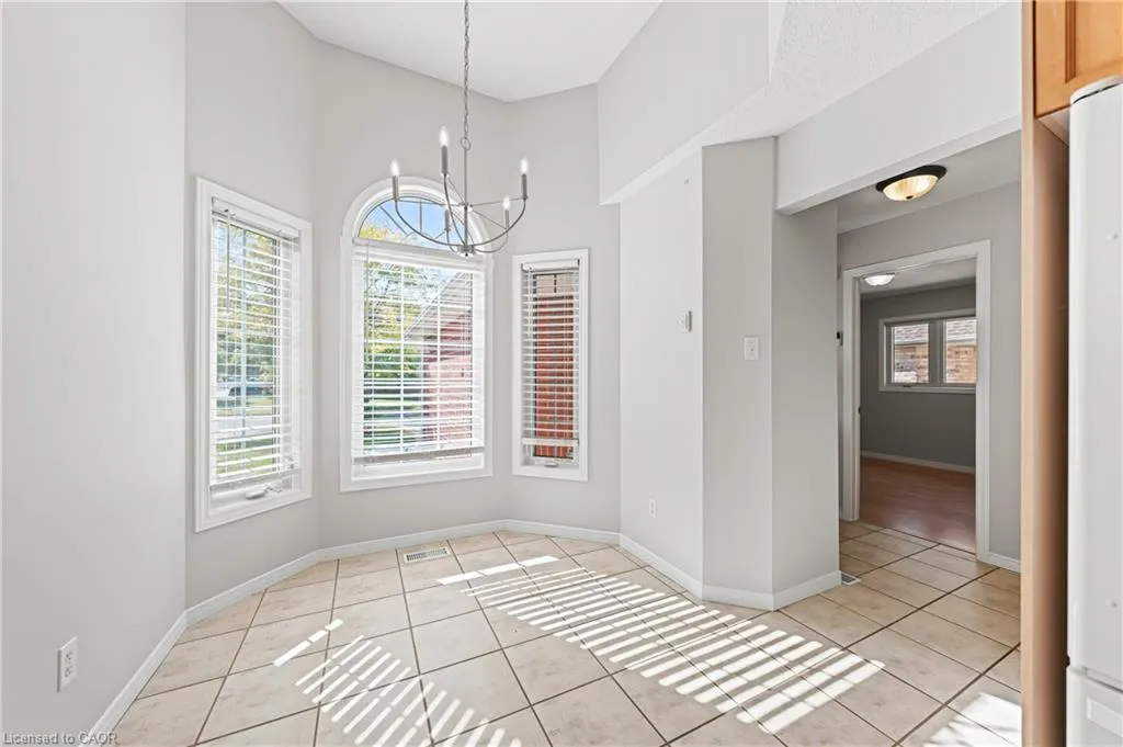 432 Sandbanks Crescent