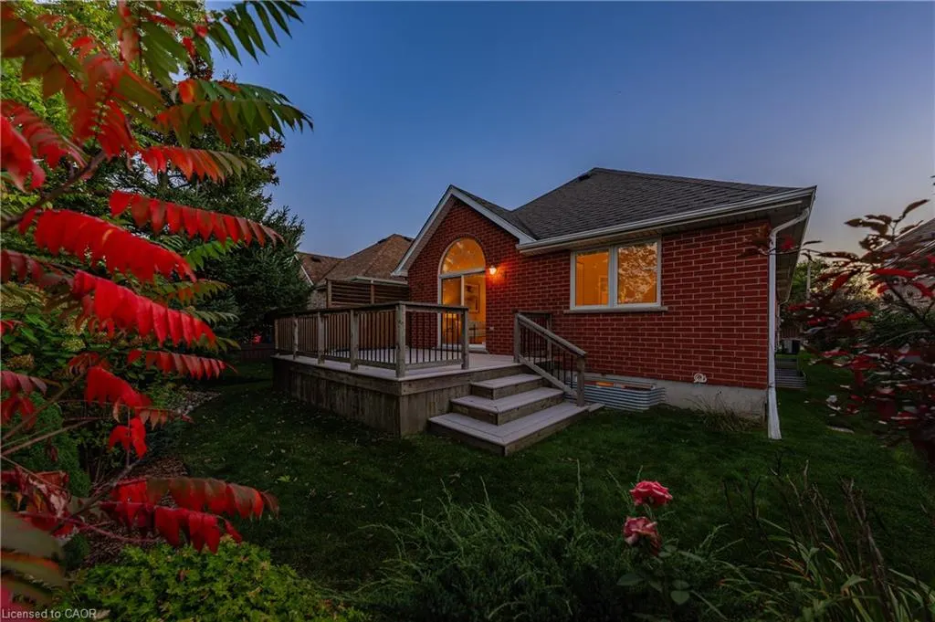 432 Sandbanks Crescent