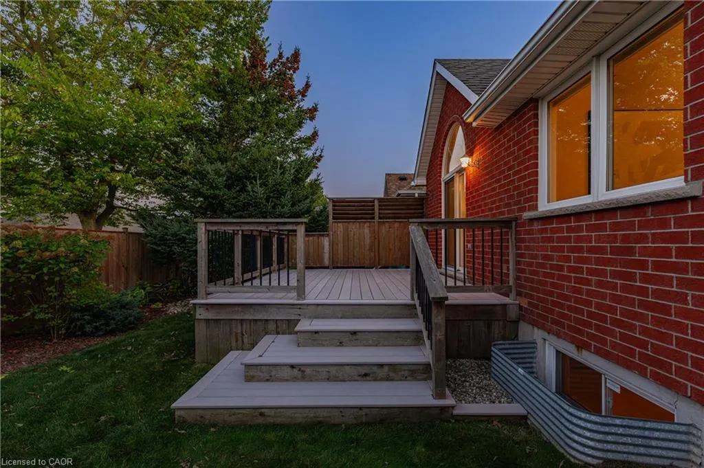 432 Sandbanks Crescent
