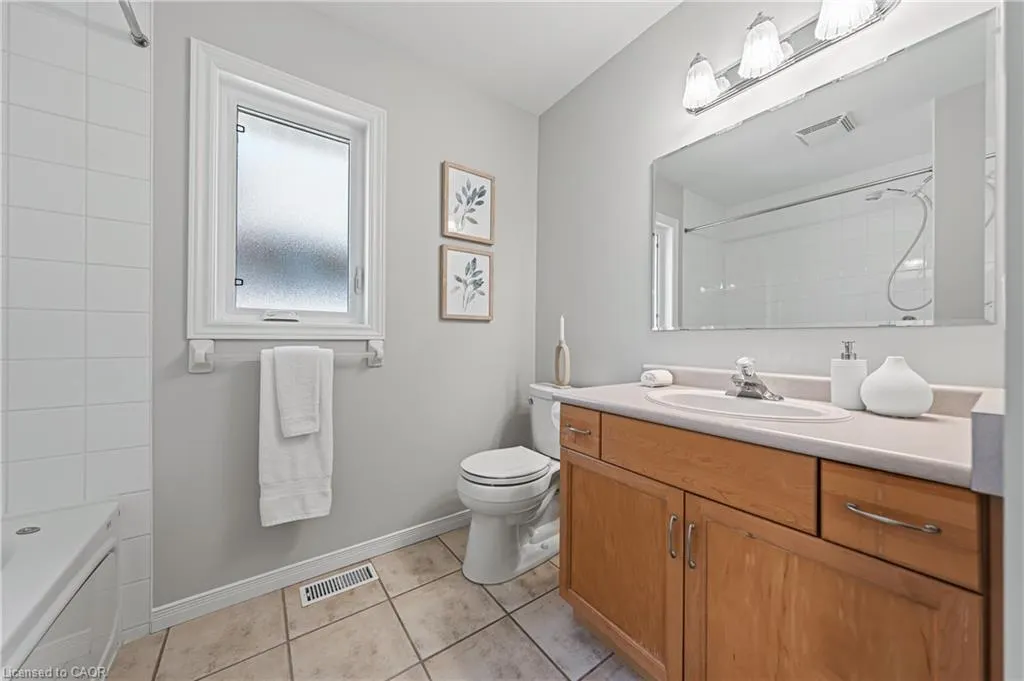 432 Sandbanks Crescent