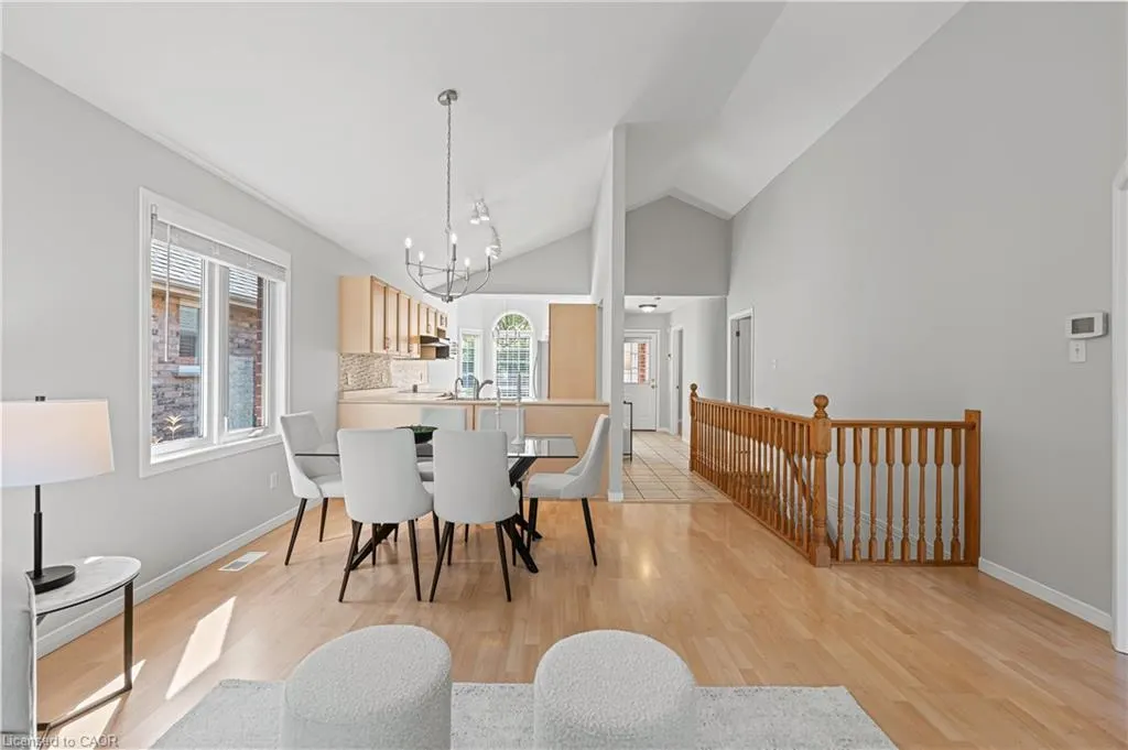 432 Sandbanks Crescent
