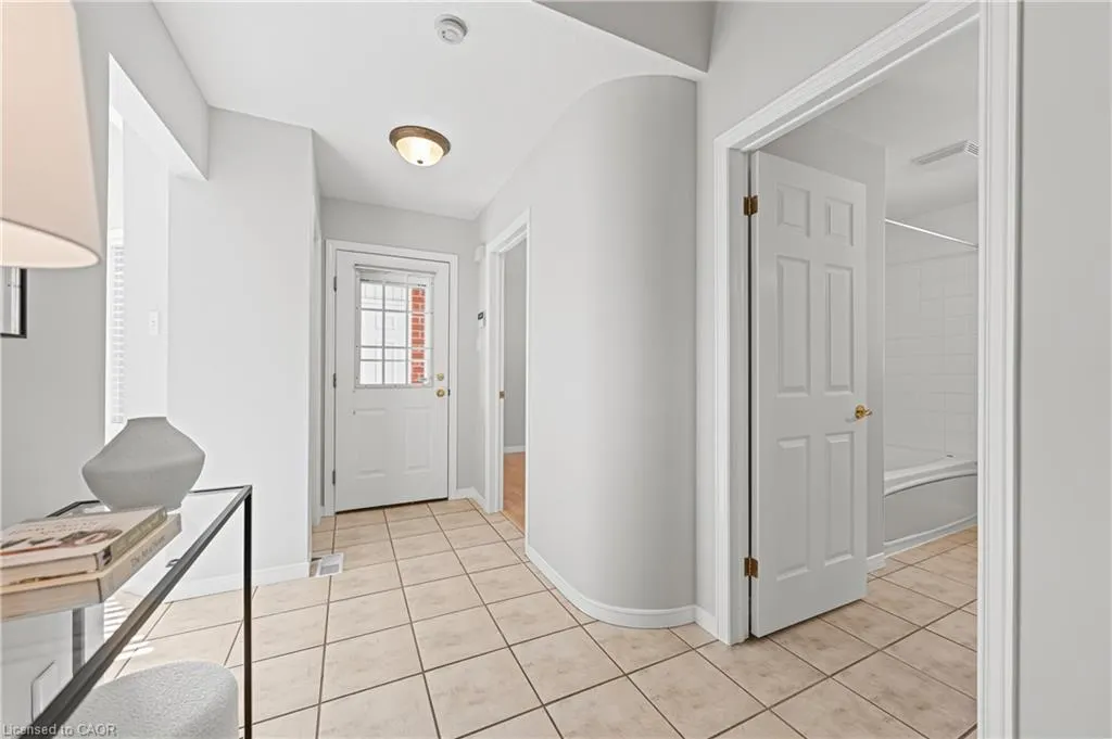432 Sandbanks Crescent
