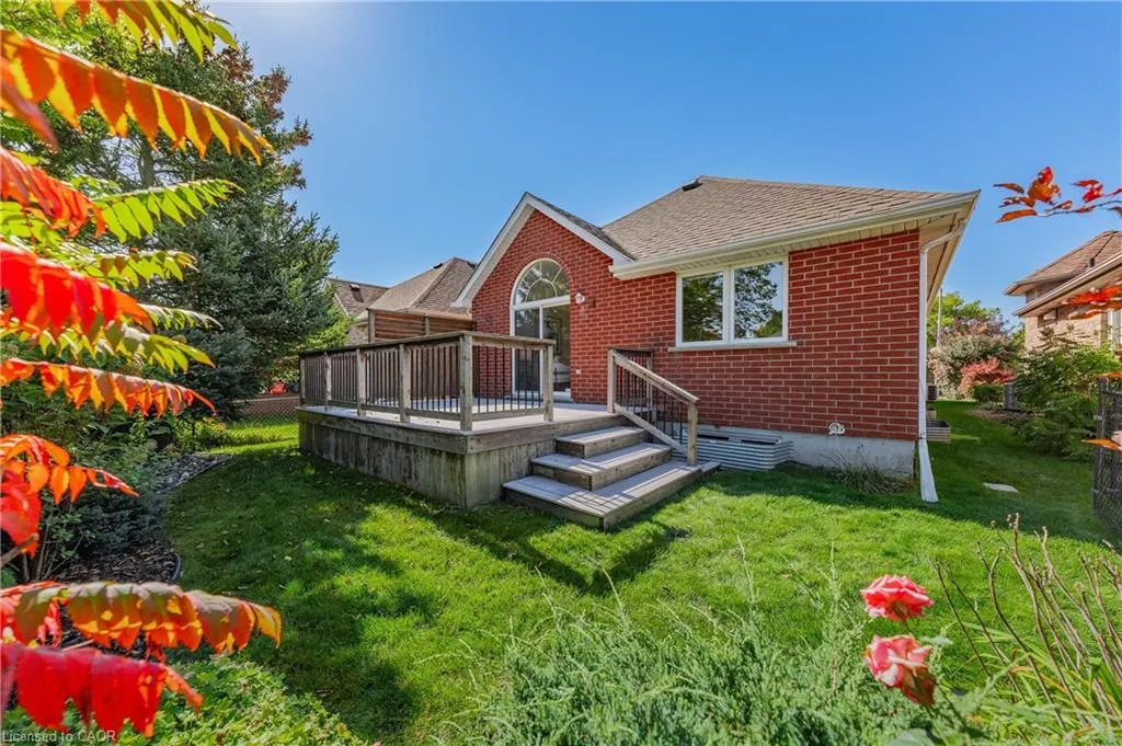 432 Sandbanks Crescent