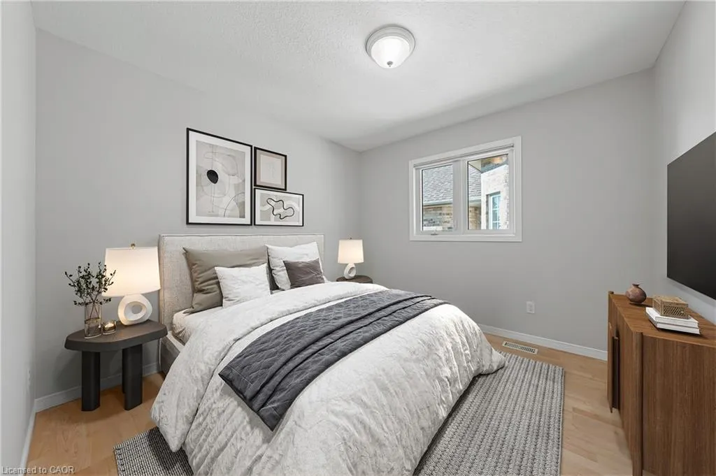 432 Sandbanks Crescent