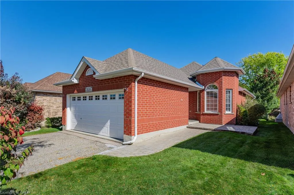 432 Sandbanks Crescent