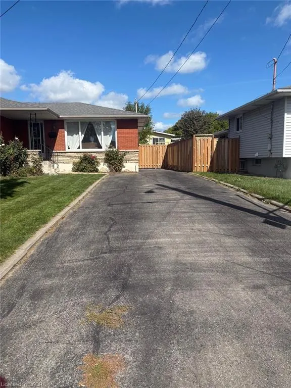 4 Hart Place, #LOWER