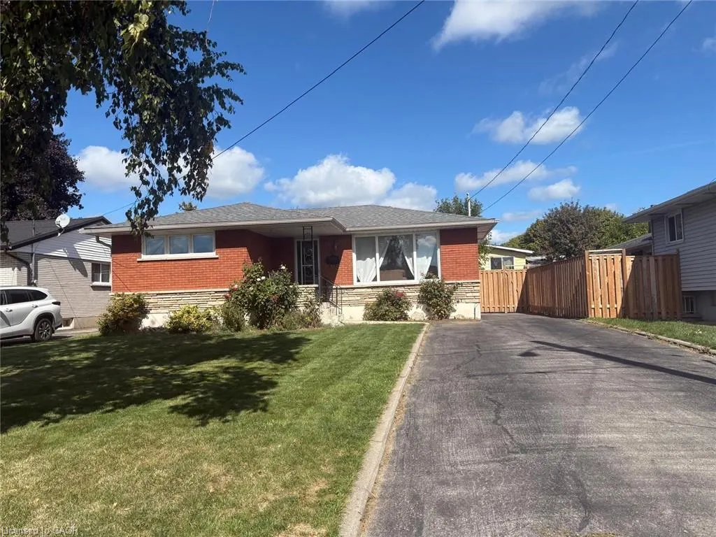 4 Hart Place, #LOWER