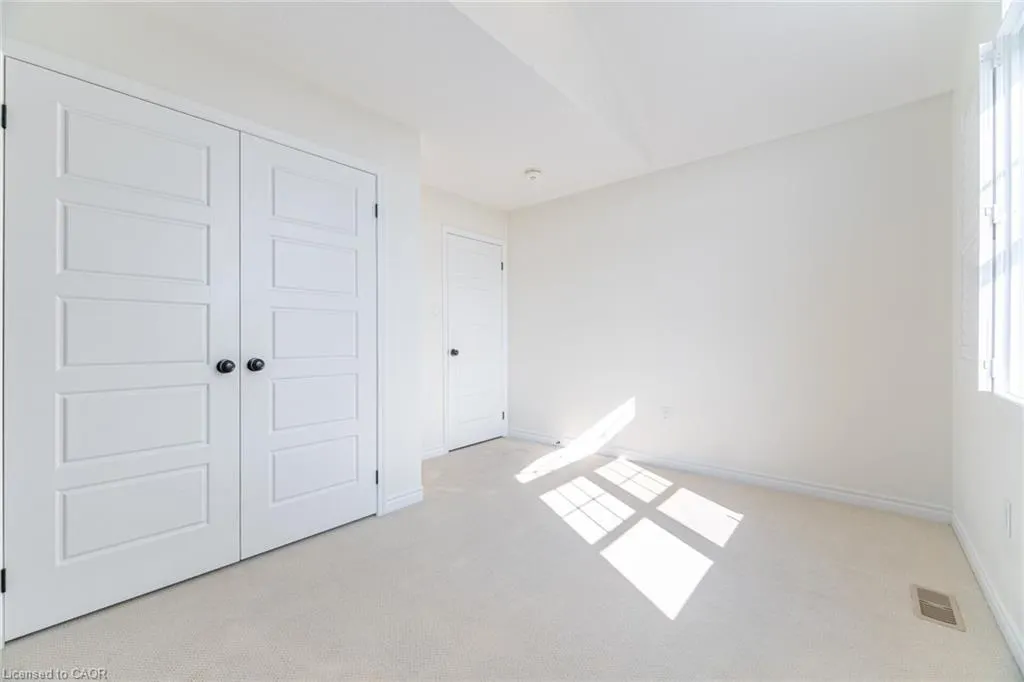 28 Pickett Place
