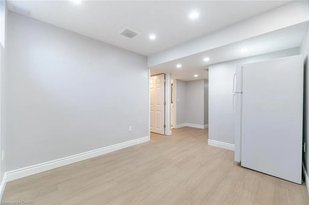 28 Pickett Place
