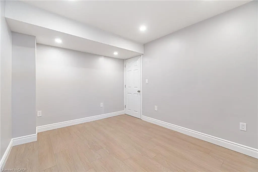 28 Pickett Place