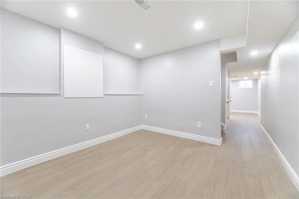 28 Pickett Place