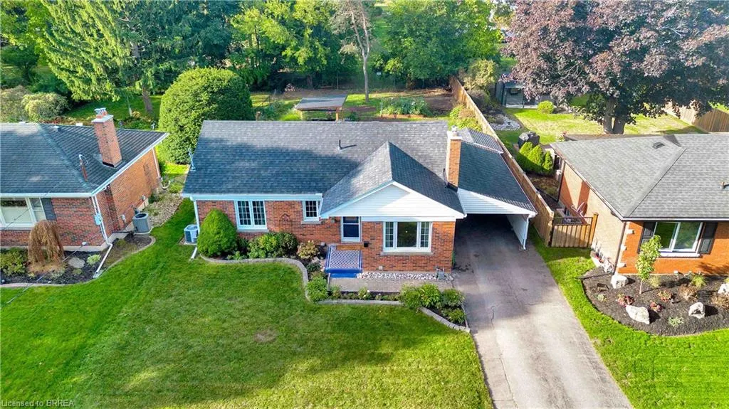 32 Hillier Crescent
