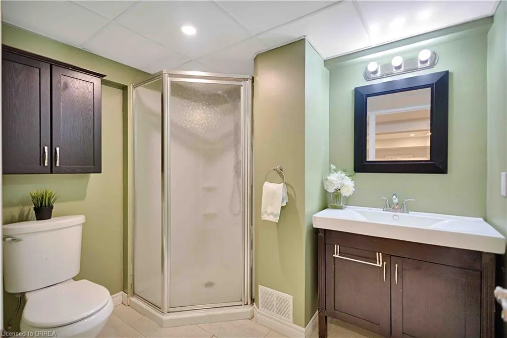 32 Hillier Crescent