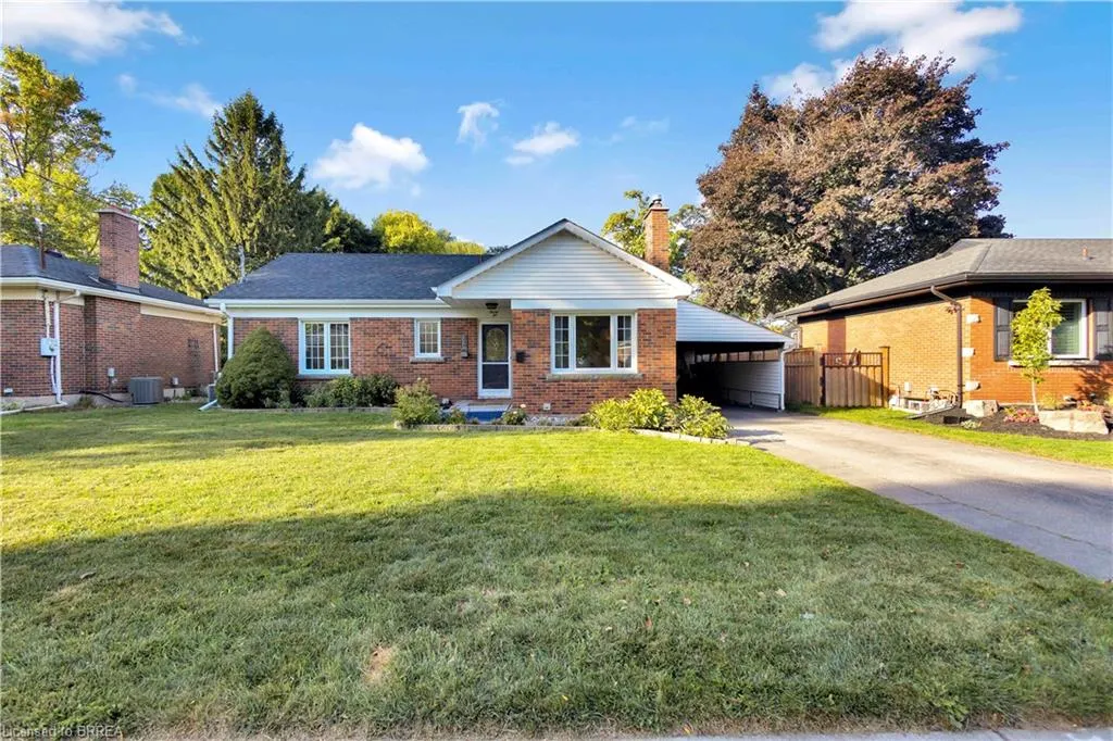 32 Hillier Crescent