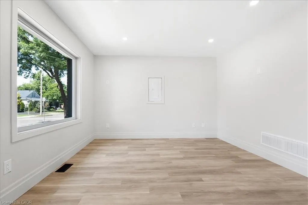 449 Upper Wellington Street, #1