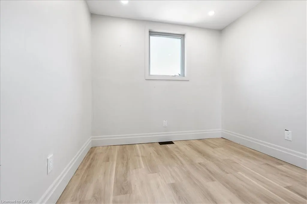 449 Upper Wellington Street, #1