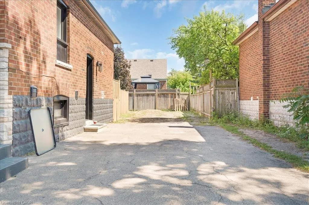 449 Upper Wellington Street, #1