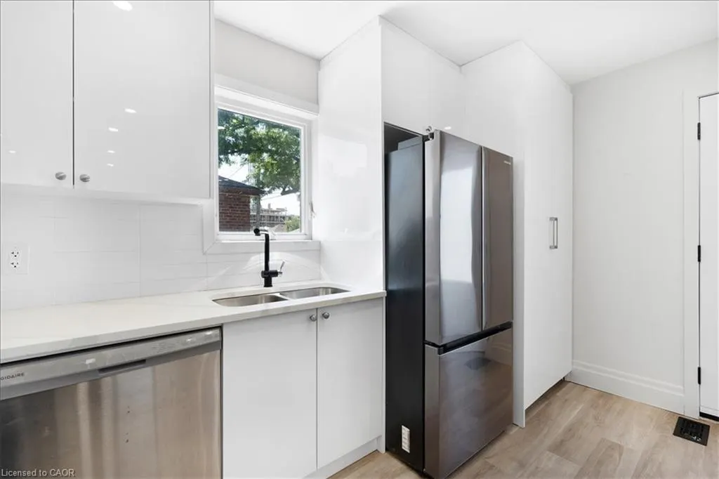 449 Upper Wellington Street, #1