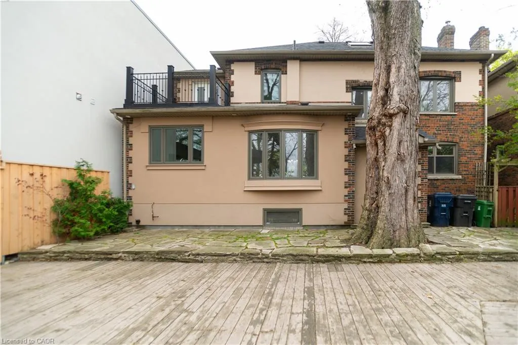 136 Humbercrest Boulevard
