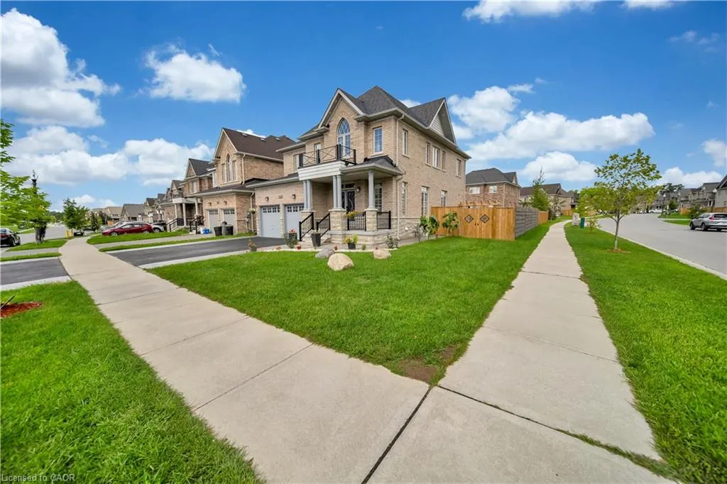 1161 Upper Thames Drive