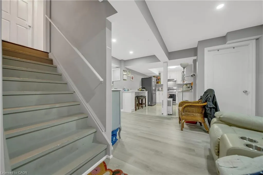 1161 Upper Thames Drive