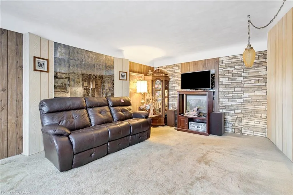 63 Hardale Crescent