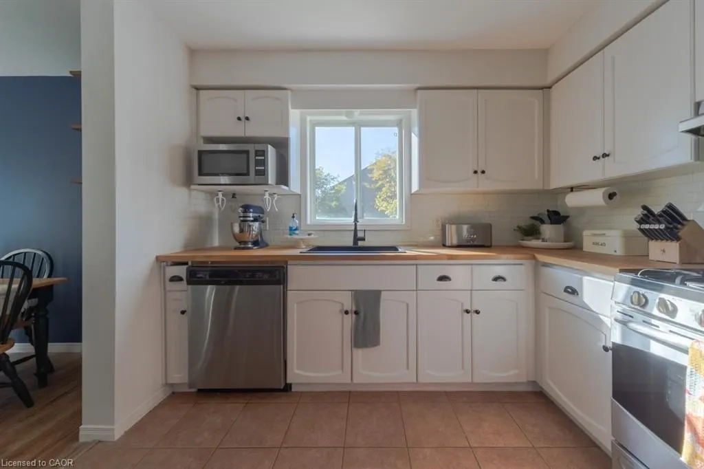 118 Silurian Drive