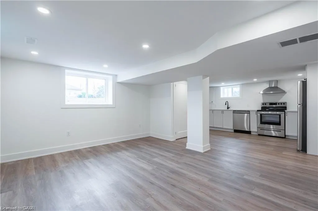 106 Terrace Drive, #lower