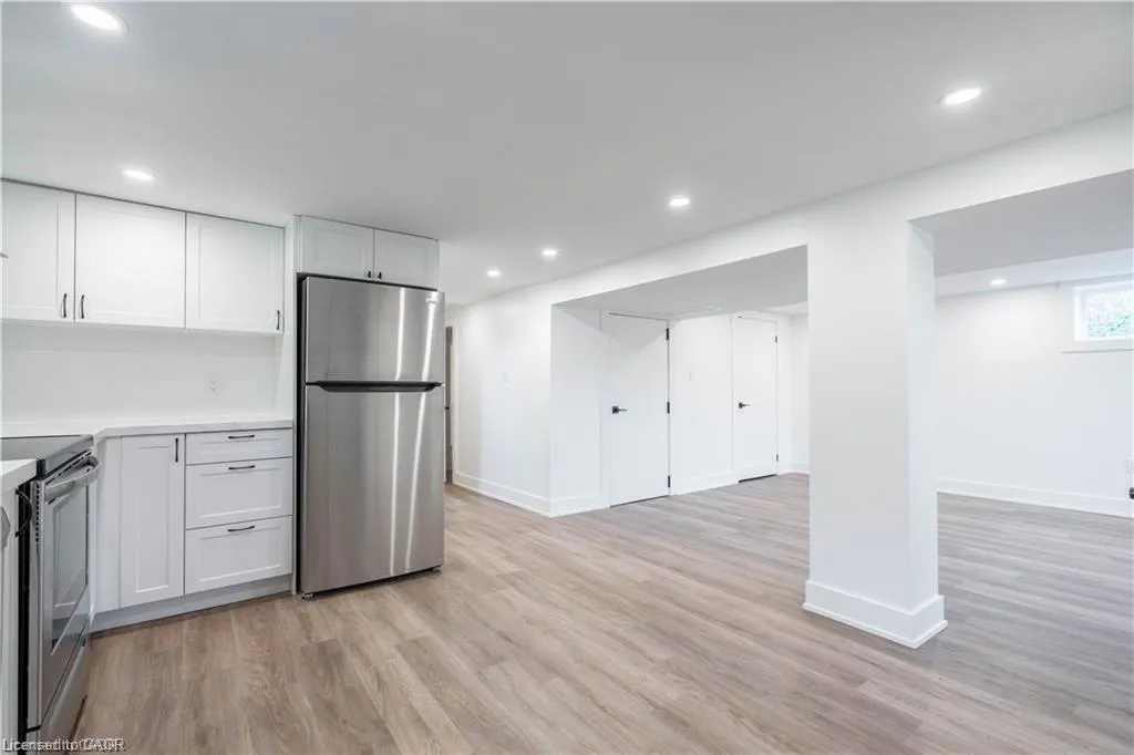 106 Terrace Drive, #lower