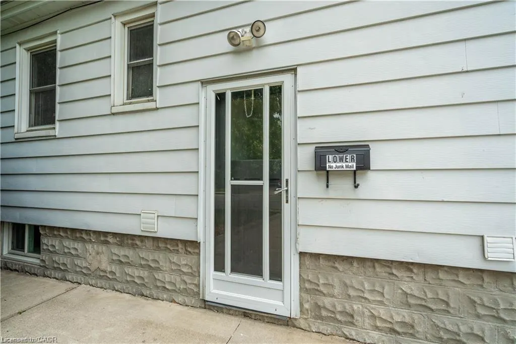 106 Terrace Drive, #lower