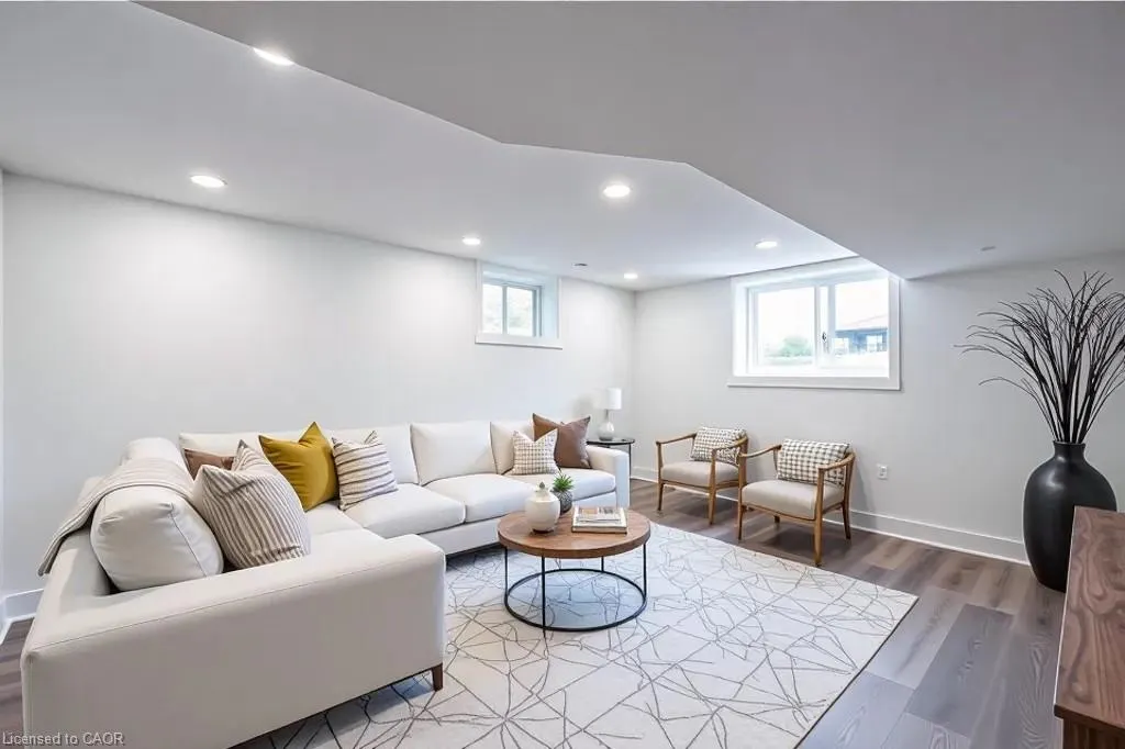106 Terrace Drive, #lower