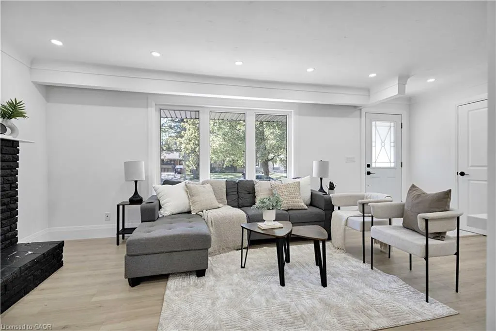 7 Swan Drive