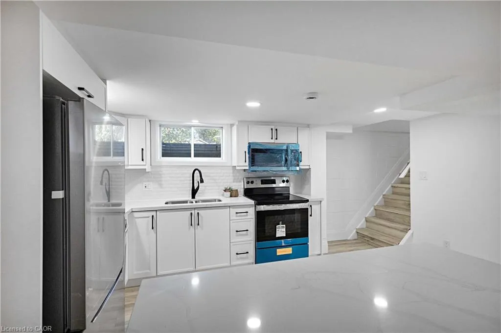 7 Swan Drive