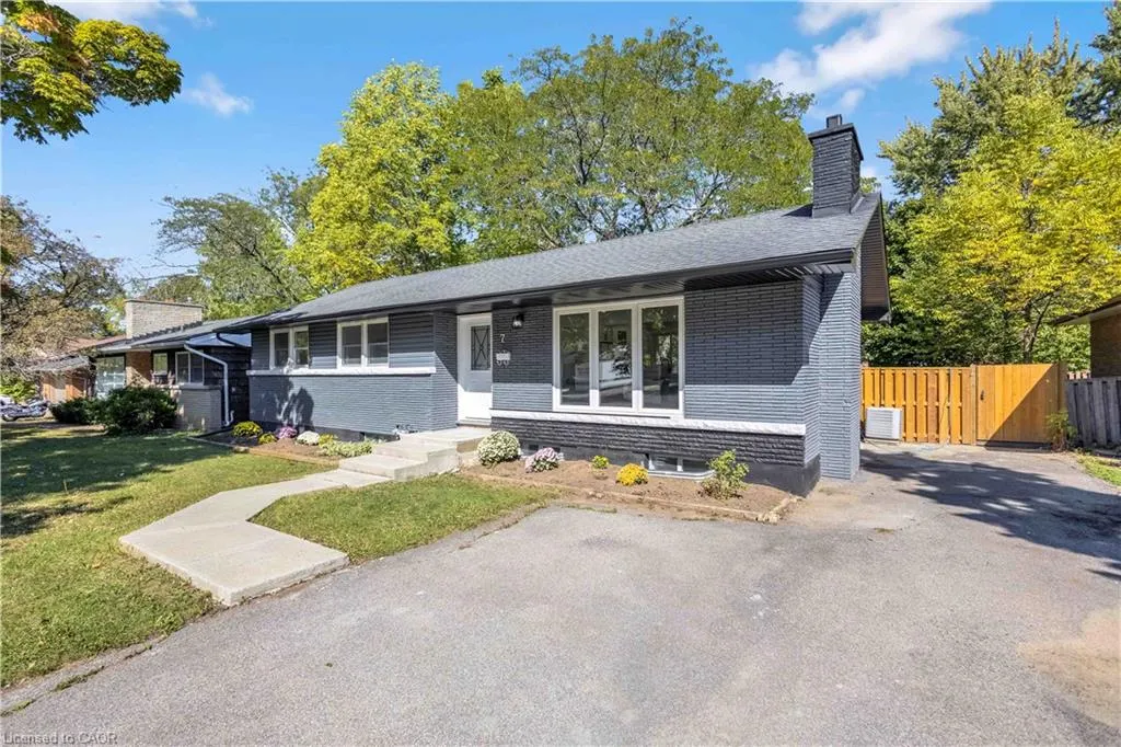 7 Swan Drive