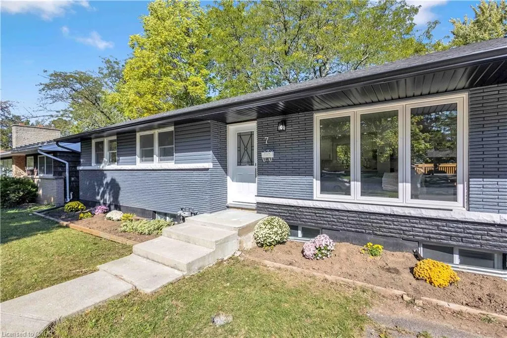 7 Swan Drive