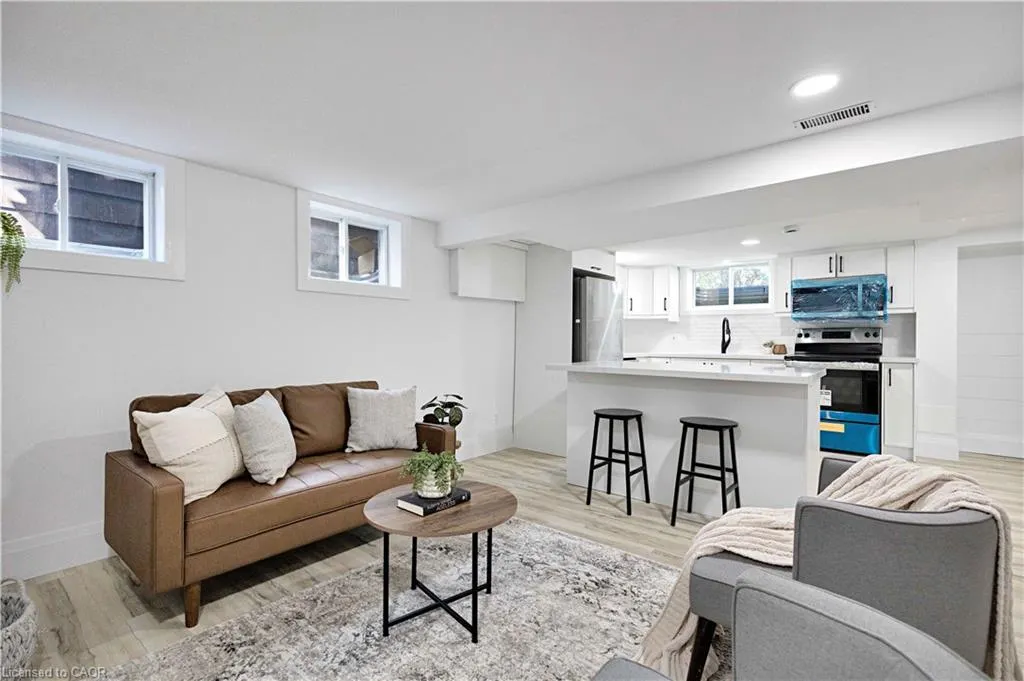 7 Swan Drive