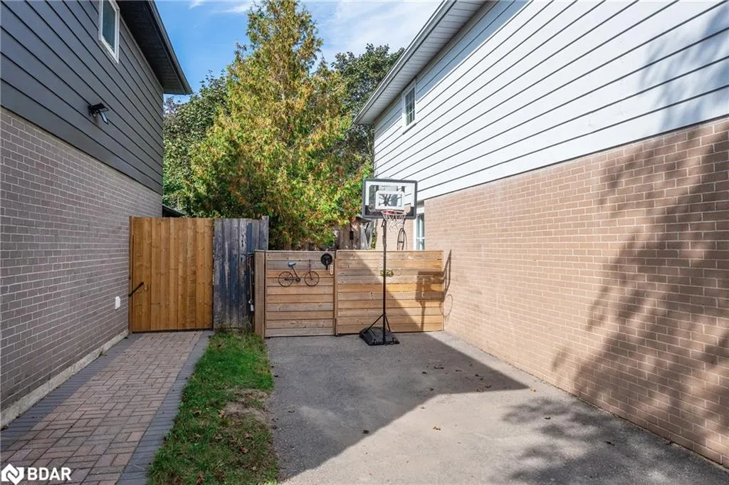 19 Carlton Drive