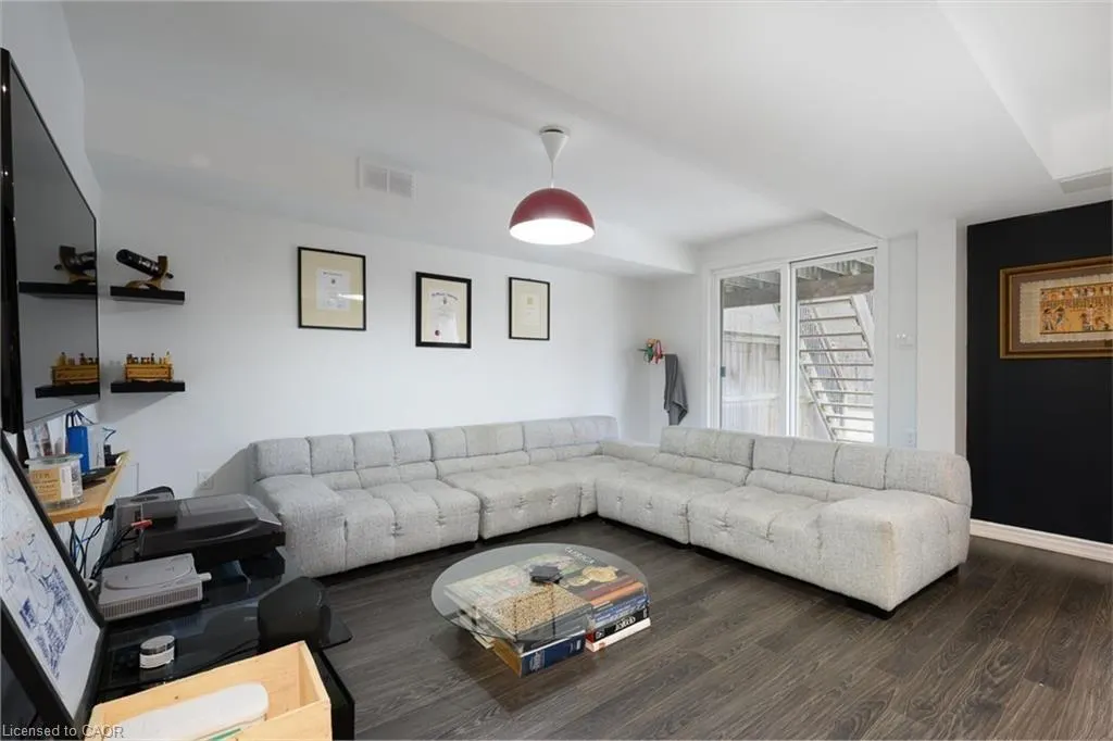 40 Oakhaven Place