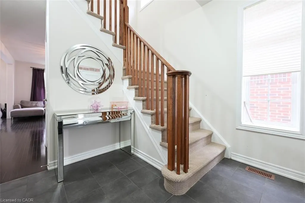 40 Oakhaven Place