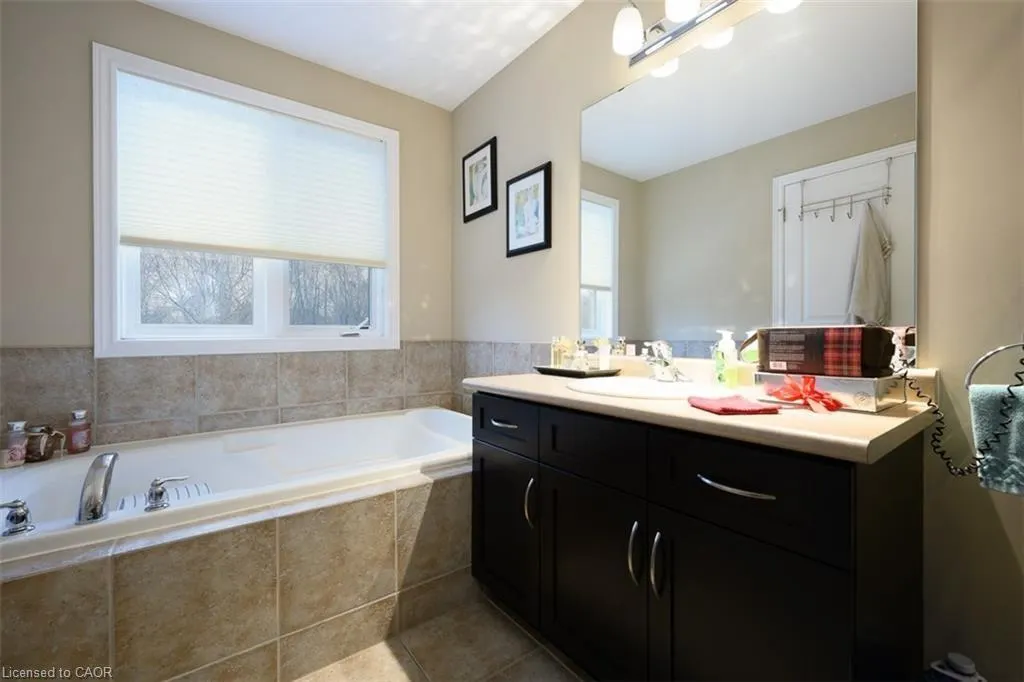 40 Oakhaven Place