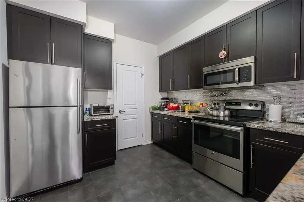 40 Oakhaven Place