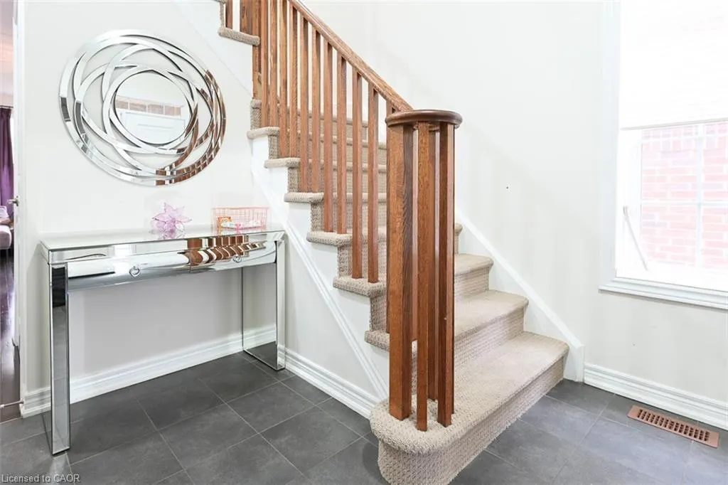 40 Oakhaven Place