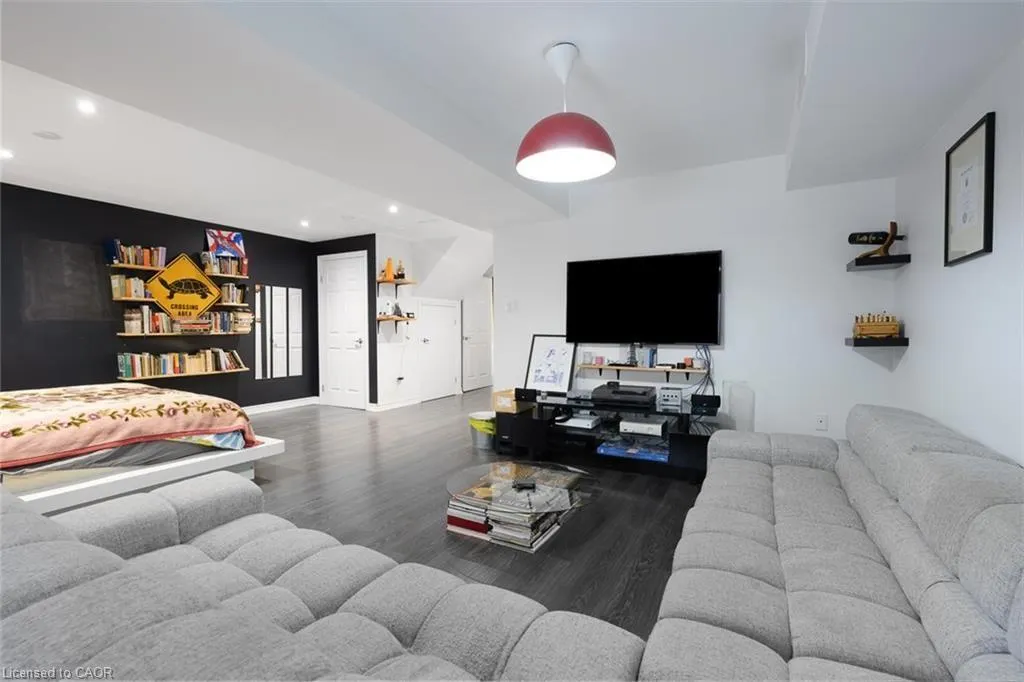 40 Oakhaven Place