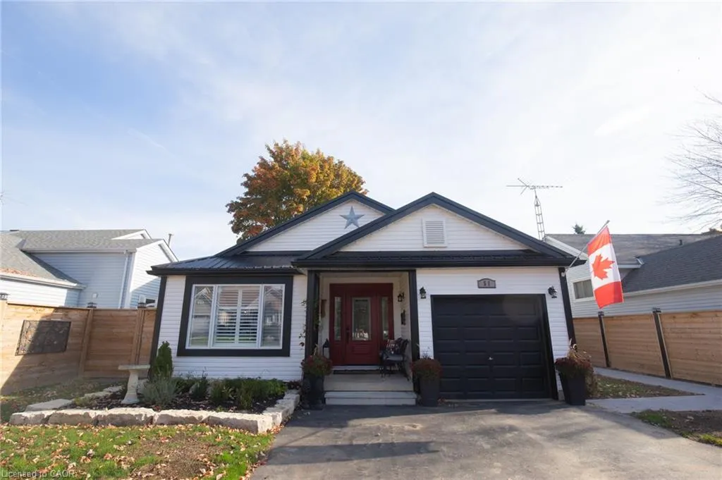 51 Leslie Avenue