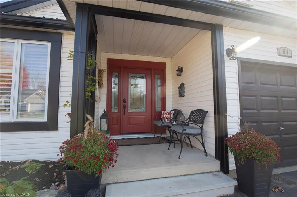 51 Leslie Avenue