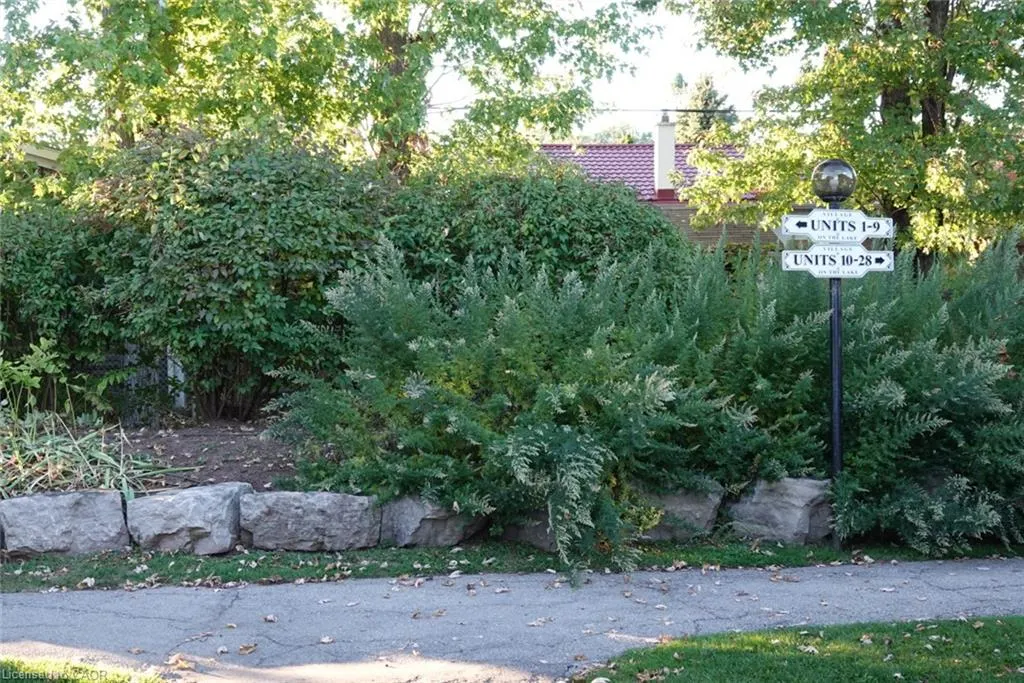 5475 Lakeshore Road, #9
