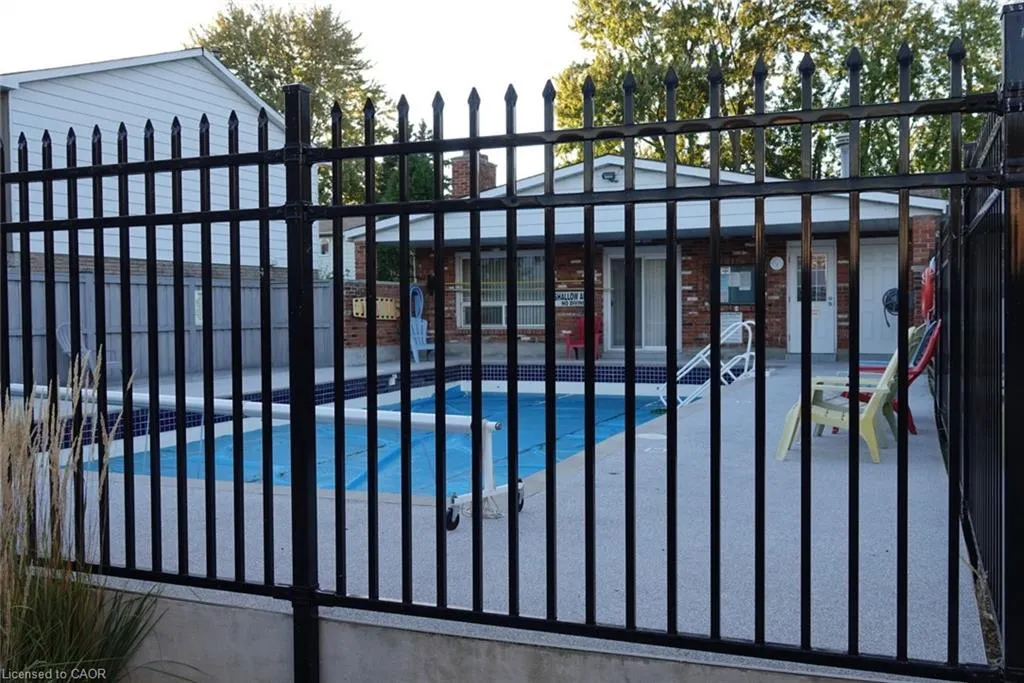 5475 Lakeshore Road, #9