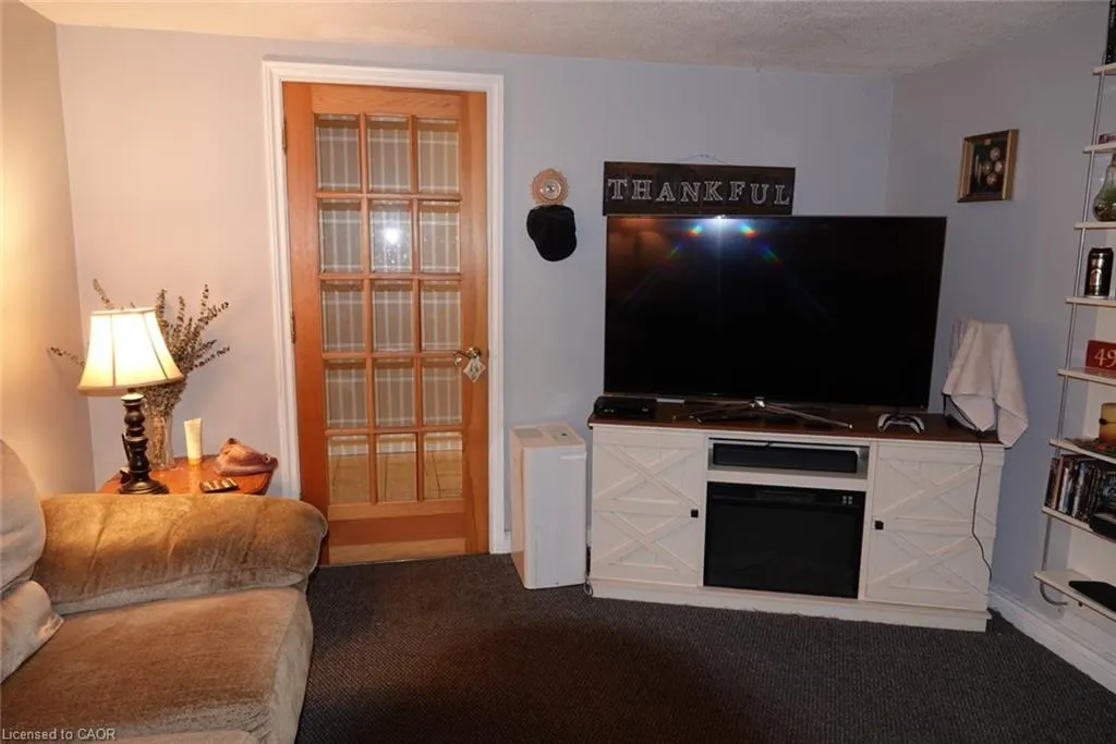 5475 Lakeshore Road, #9